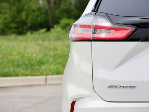 Used 2020 Ford Edge ST w/ Equipment Group 401A AWD/4WD image 11