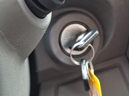 Used 2019 Nissan Frontier S image 25