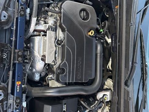 Used 2021 Chevrolet Malibu LT image 37