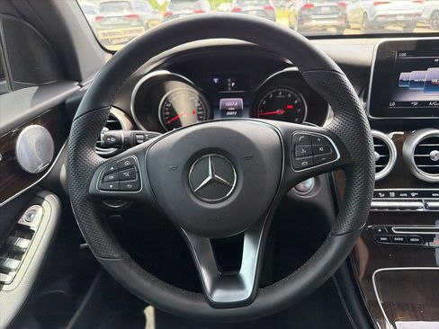 Used 2019 Mercedes-Benz GLC 300 4MATIC image 16