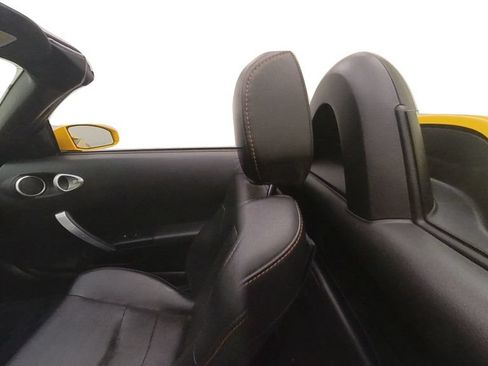 Used 2005 Nissan 350Z Touring RWD image 34