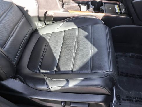 Used 2020 Honda CR-V Touring image 37