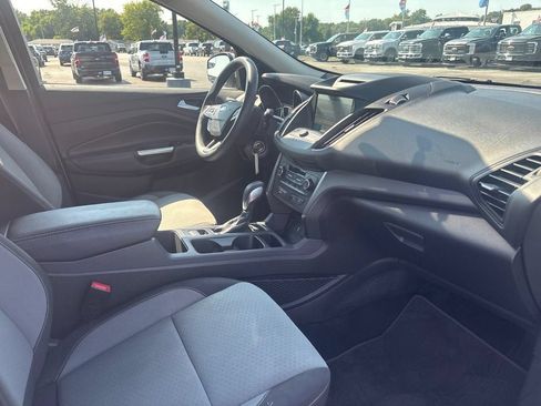 Used 2018 Ford Escape SE w/ SE Sync 3 Package FWD image 18