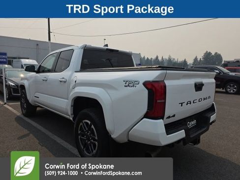 Used 2024 Toyota Tacoma TRD Sport AWD/4WD image 8