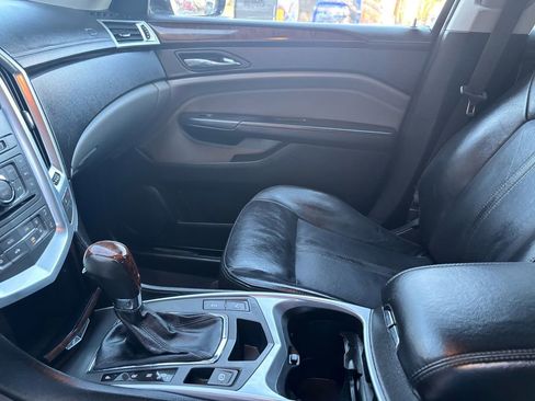 Used 2010 Cadillac SRX Luxury image 18