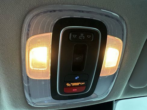 Used 2025 Hyundai Elantra SEL FWD image 30