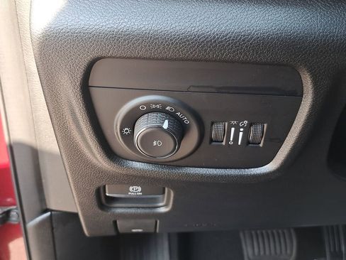 Certified 2024 Jeep Grand Cherokee Limited image 29