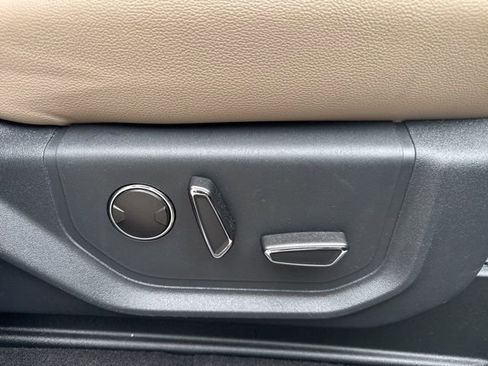 Used 2024 Ford Expedition Limited image 35