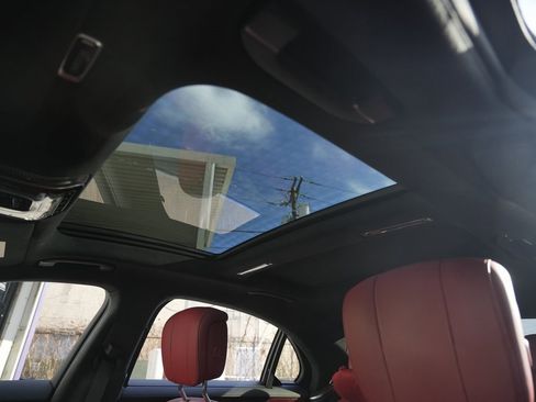 Used 2022 Mercedes-Benz S 580 4MATIC Sedan w/ AMG Line Package image 16