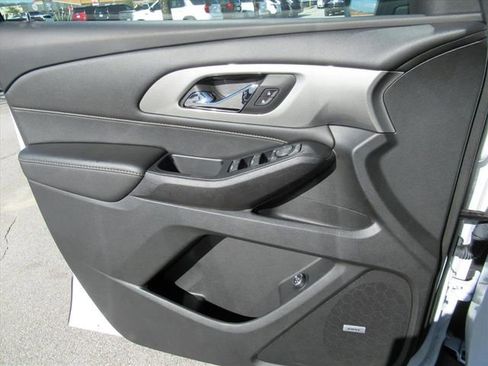 Used 2023 Chevrolet Traverse LT w/ LT Premium Package AWD/4WD image 21