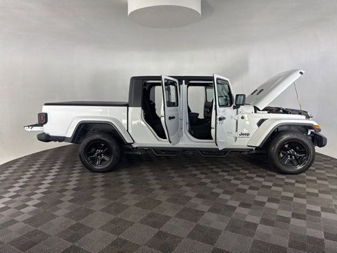Used 2021 Jeep Gladiator Sport image 19