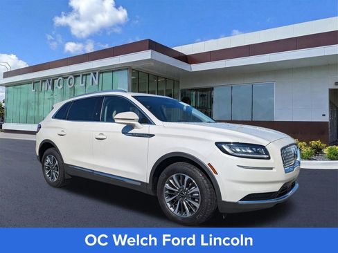 Used 2023 Lincoln Nautilus Reserve image 3