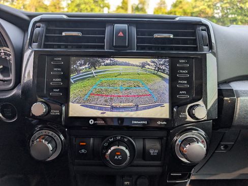 Used 2020 Toyota 4Runner Venture w/ Moonroof Package AWD/4WD image 26