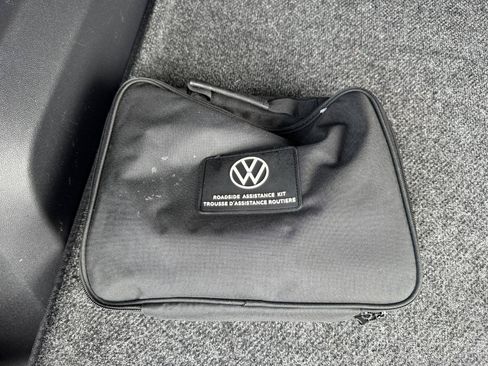 Used 2023 Volkswagen Atlas Cross Sport SE FWD image 17