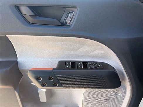 Certified 2022 Ford Maverick XLT image 15