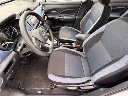 New 2025 Nissan Versa SV image 9