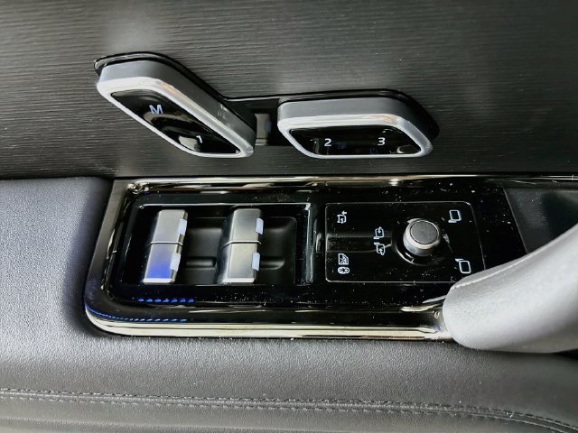 New 2027 Land Rover Range Rover Sport Dynamic SE AWD/4WD image 18