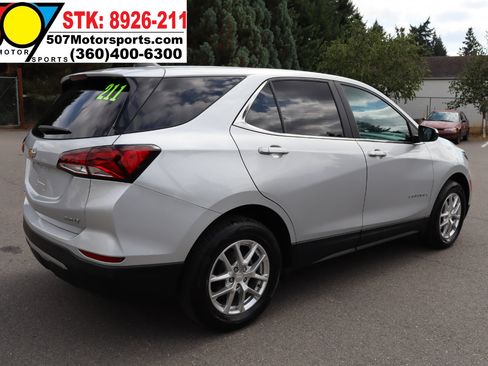 Used 2022 Chevrolet Equinox LT w/ Driver Convenience Package image 8