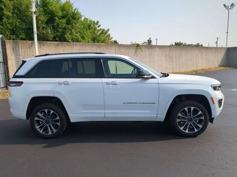 Used 2023 Jeep Grand Cherokee Overland AWD/4WD image 7