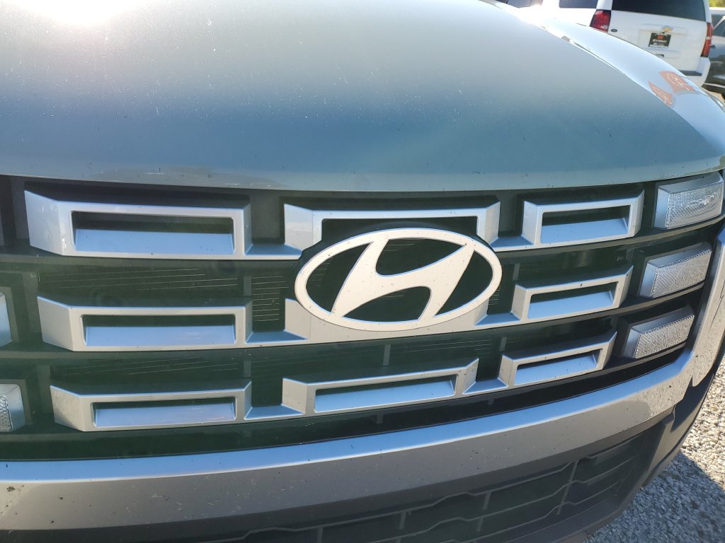 Used 2025 Hyundai Santa Cruz SE FWD image 4