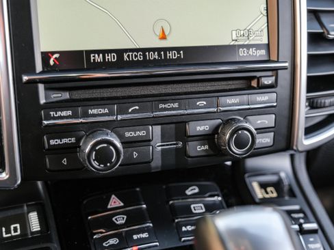 Used 2014 Porsche Cayenne image 20