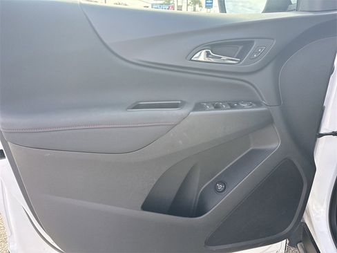 Used 2022 Chevrolet Equinox RS image 18