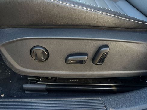 Used 2025 Volkswagen Jetta SE image 23