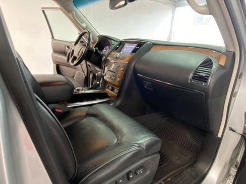 Used 2014 INFINITI QX80 4WD w/ Theater Package image 8