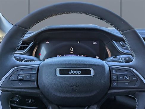 Used 2023 Jeep Grand Cherokee L Limited image 31