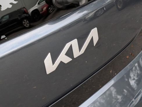 Used 2023 Kia Soul LX w/ LX Technology Package image 19