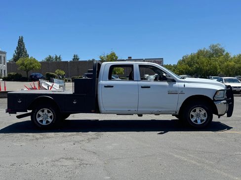 Used 2013 RAM 2500 Tradesman w/ Chrome Appearance Group AWD/4WD image 2