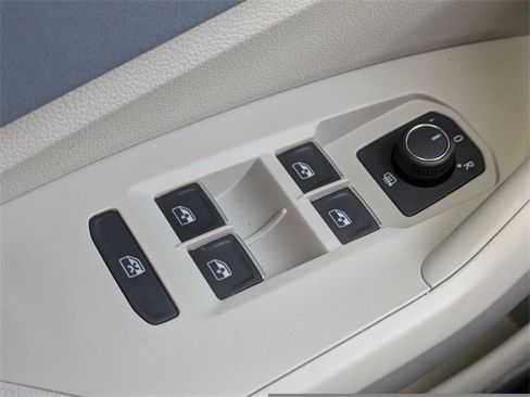 New 2026 Volkswagen Jetta SE image 24