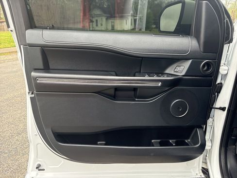 Used 2020 Ford Expedition XLT w/ Equipment Group 202A image 10