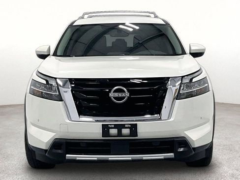 Used 2023 Nissan Pathfinder SL AWD/4WD image 4