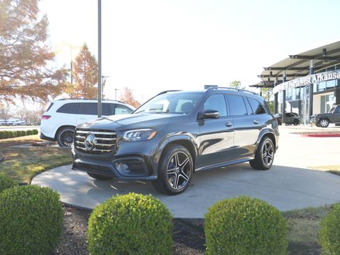 New 2026 Mercedes-Benz GLS 450 4MATIC image 3