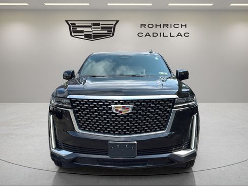 Used 2021 Cadillac Escalade Luxury AWD/4WD image 2