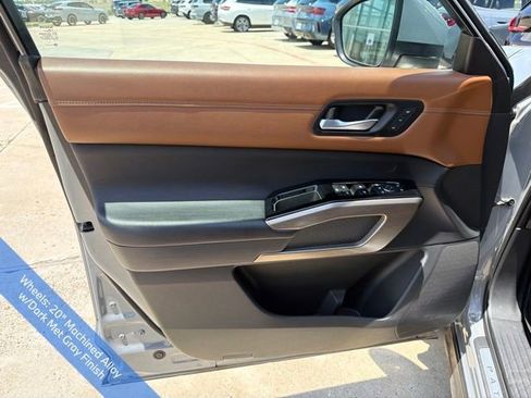 Used 2023 Nissan Pathfinder Platinum FWD image 20