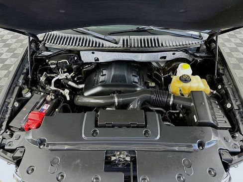 Used 2017 Ford Expedition Limited image 39