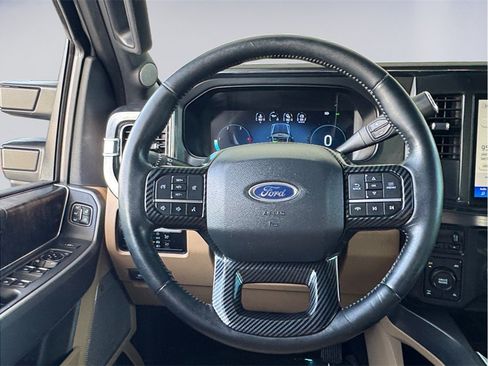 Used 2023 Ford F250 Lariat AWD/4WD image 13