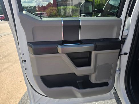 Used 2017 Ford F250 XLT w/ XLT Value Package RWD image 16