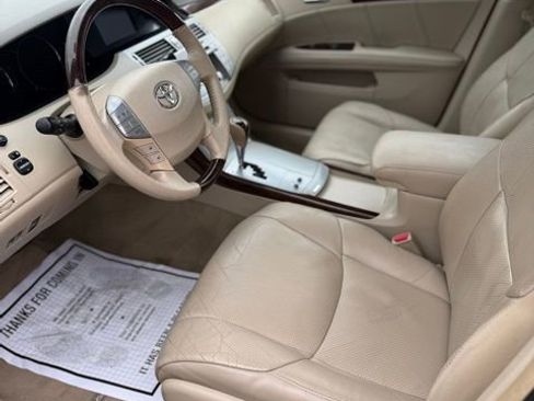 Used 2010 Toyota Avalon Limited image 5