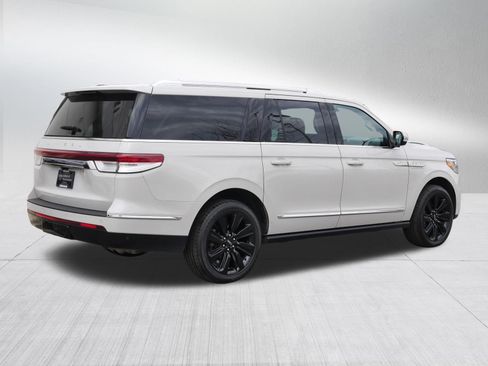 Used 2022 Lincoln Navigator L Reserve w/ Equipment Group 201A AWD/4WD image 7