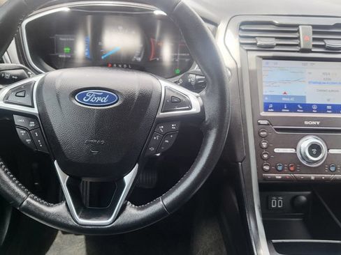 Used 2020 Ford Fusion Energi Titanium FWD image 29