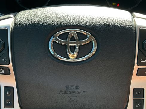Used 2018 Toyota Tundra Platinum AWD/4WD image 32
