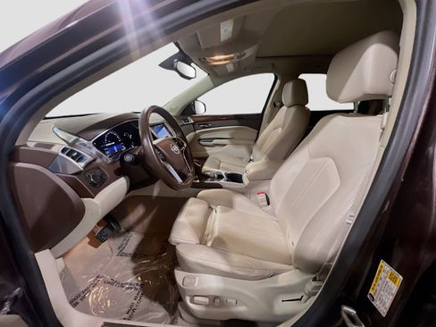 Used 2015 Cadillac SRX Luxury w/ Driver Awareness Package AWD/4WD image 16