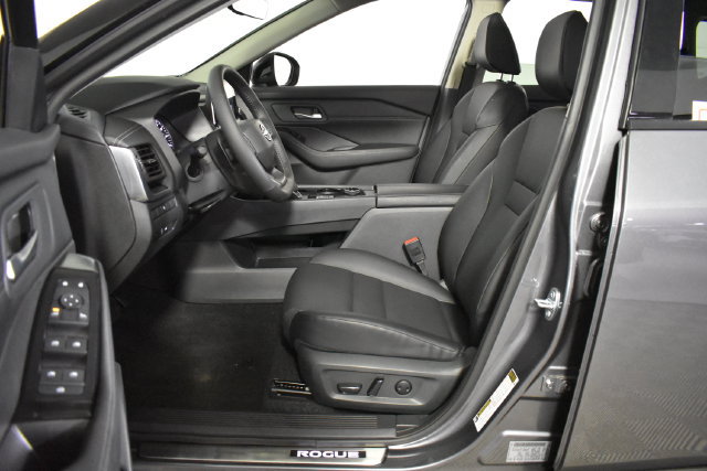 Certified 2026 Nissan Rogue Dark Armor AWD/4WD image 11