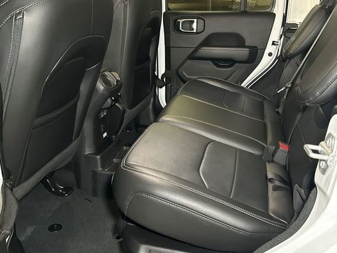 Used 2022 Jeep Wrangler Unlimited Sahara w/ Cold Weather Group image 16