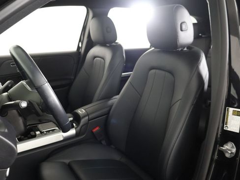 Used 2023 Mercedes-Benz GLB 250 4MATIC image 33