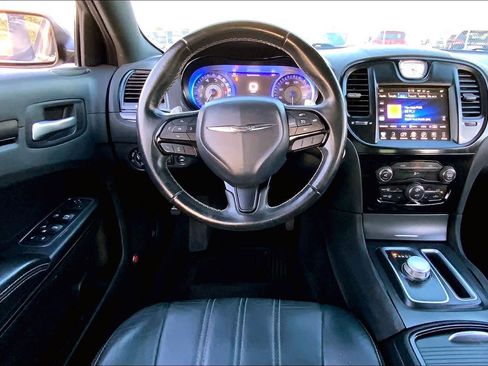 Used 2015 Chrysler 300 S image 5