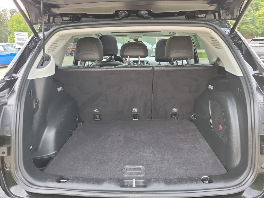 Used 2018 Jeep Compass Trailhawk w/ Leather Interior Group AWD/4WD image 8